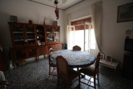 public/estateimages/3_IMG5895M.JPG